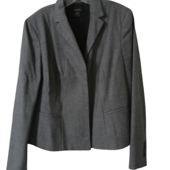Ann Taylor Jackets & Blazers - Beautiful two Piece Ann Taylor Suit-EUC